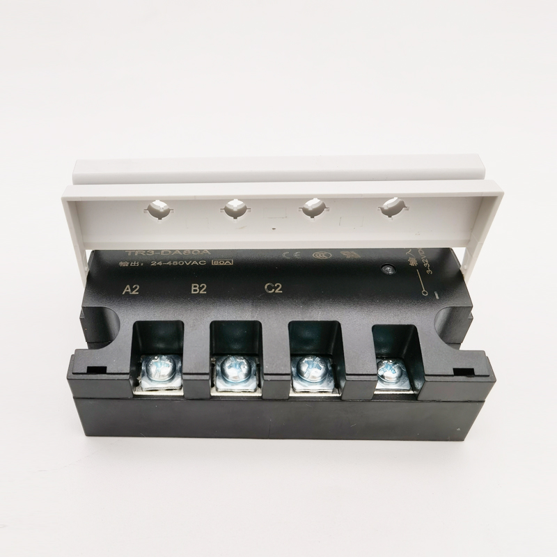 三相固態(tài)繼電器SSR-TR3-AD25A 40A 60A 80A 100A 120A 200A(圖5) 三相固態(tài)繼電器SSR-TR3-AD25A 40A 60A 80A 100A 120A 200A(圖5)