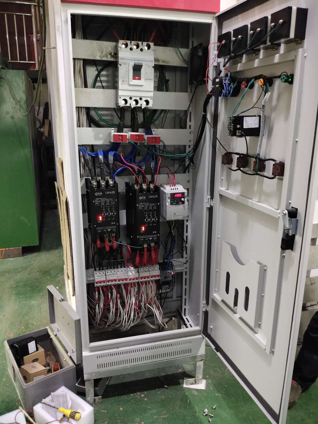 多功能數(shù)顯三相/單相電力調(diào)整器250A-1000A大功率調(diào)功器(圖10)