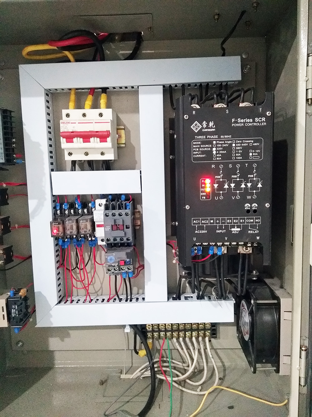 多功能數(shù)顯三相/單相電力調(diào)整器250A-1000A大功率調(diào)功器(圖8)